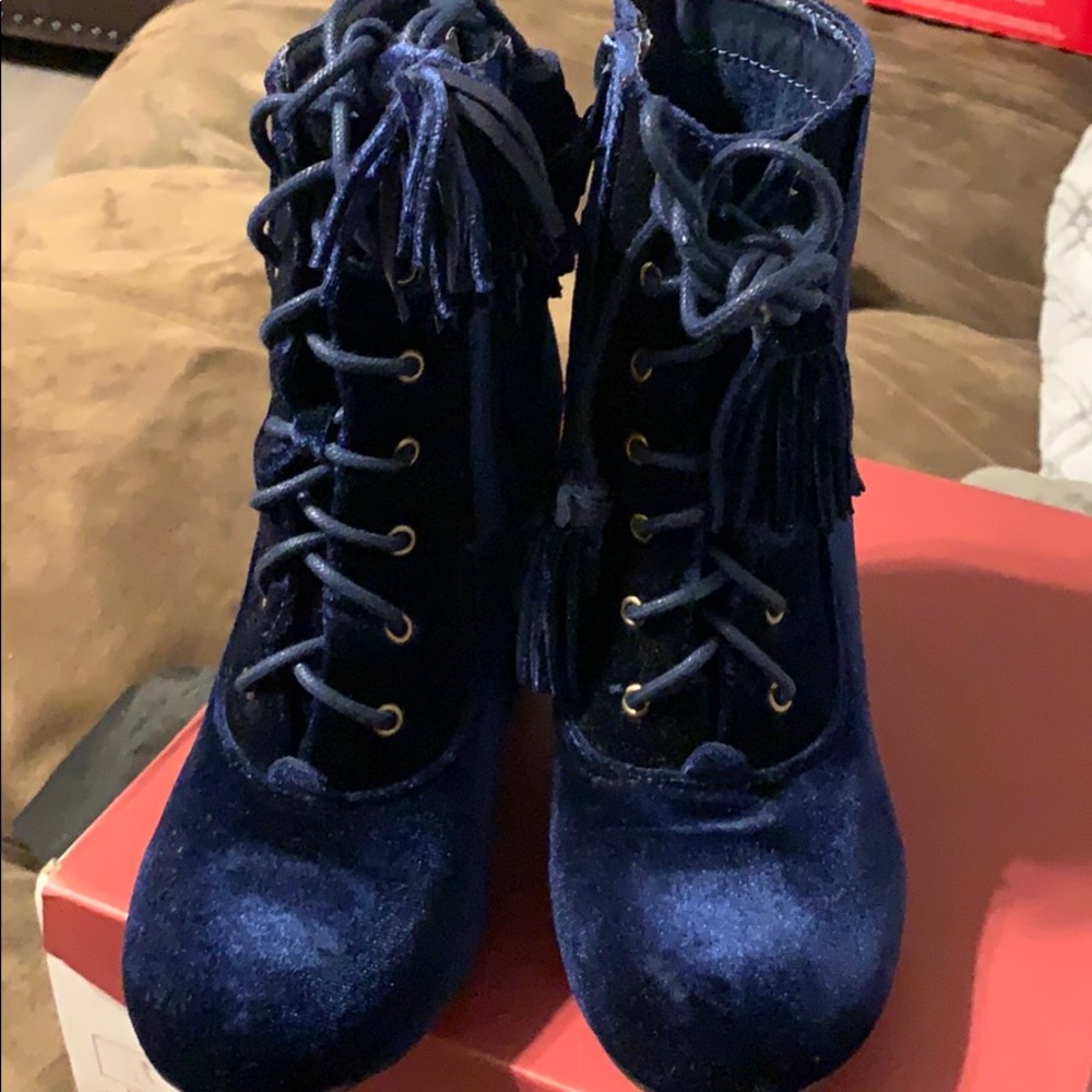 Like new only worn them once